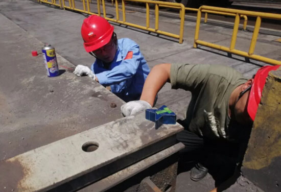 圖為地磅維修改造現(xiàn)場